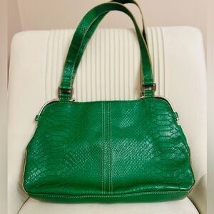 Elegant Green Textured Shoulder Bag with Double Straps